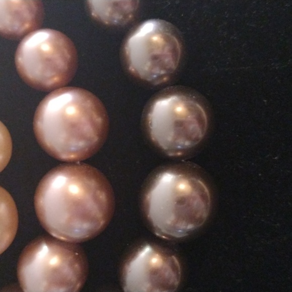 Faux pearl necklace - Picture 4 of 6